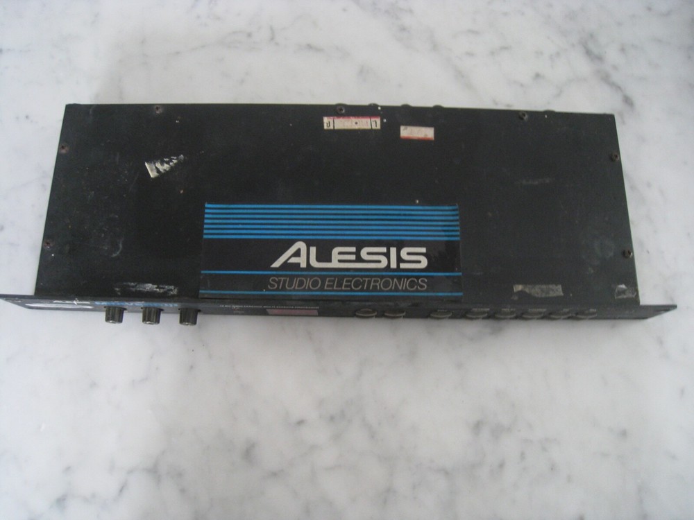 Alesis Midi-Verb 16 Bit Digital Multi-Effects Rack Mountable Audio Processor