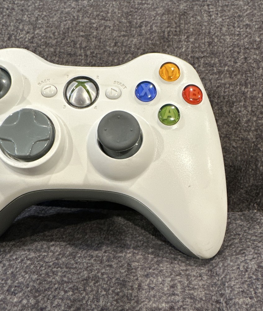 Official Microsoft Xbox 360 White Controller! Works Great! Fast Ship! Authentic!
