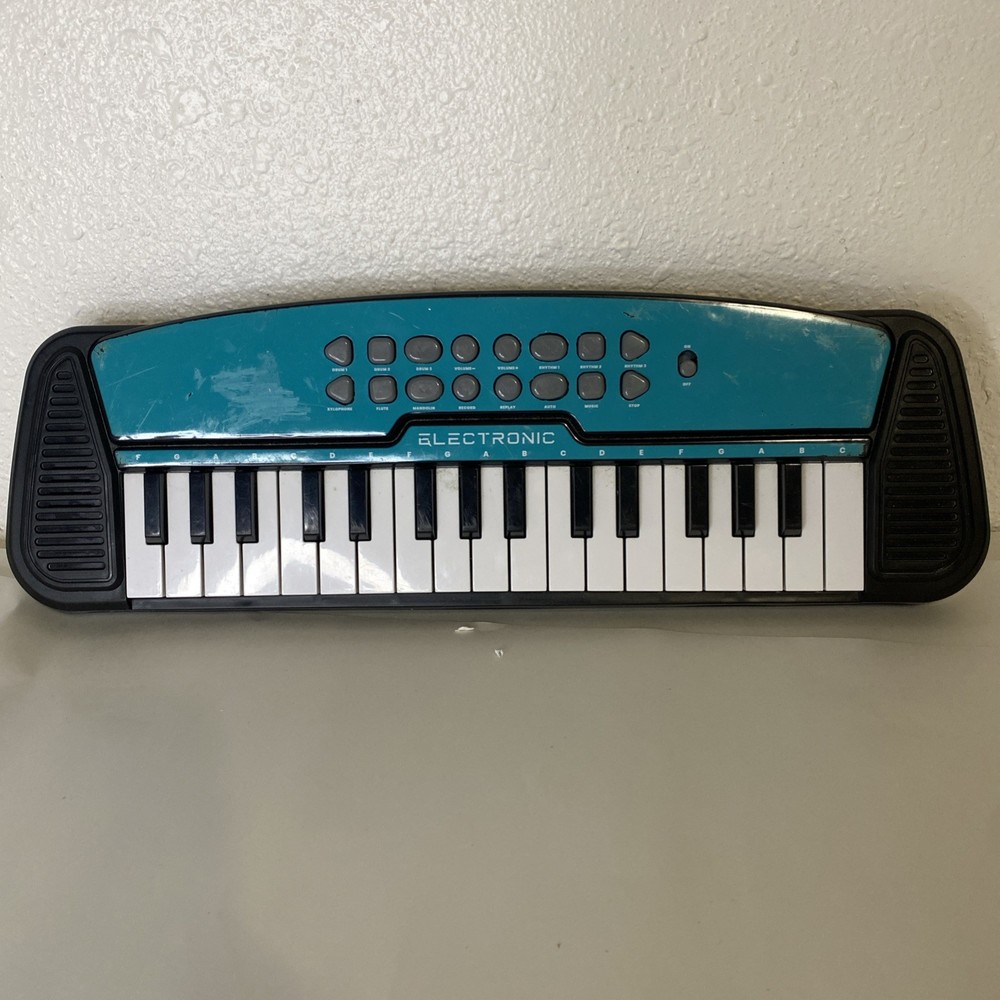 Battery Operated Electronic Keyboard Working