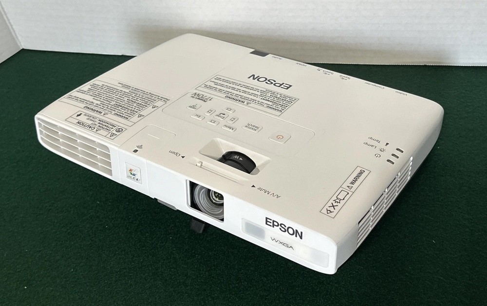 EPSON PowerLite 1770W LCD Projector ~ Model H362A ~ Excellent Condition