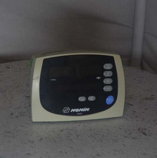 Nonin Avant 9600 Digital Pulse Oximeter SEE NOTES