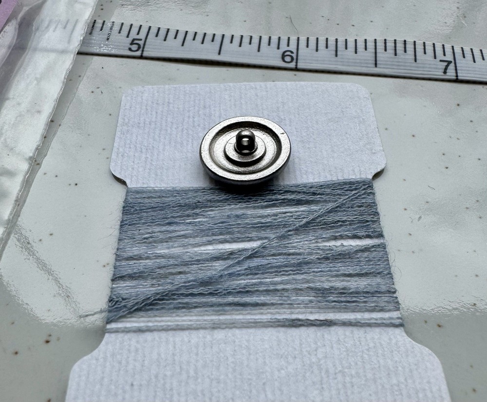 CHANEL Button & Thread, Authentic from Boutique, MP653 Imprime Bleu