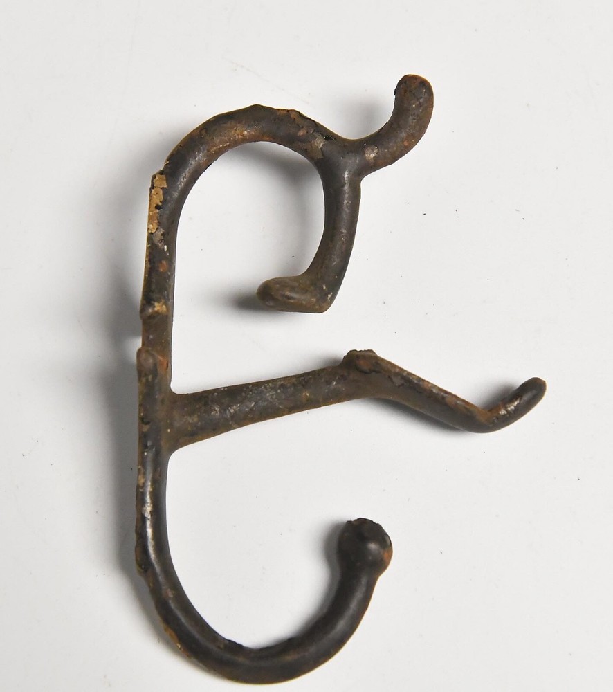 4 UNIQUE THREE PRONG HAT OR COAT WALL MOUNT HOOKS