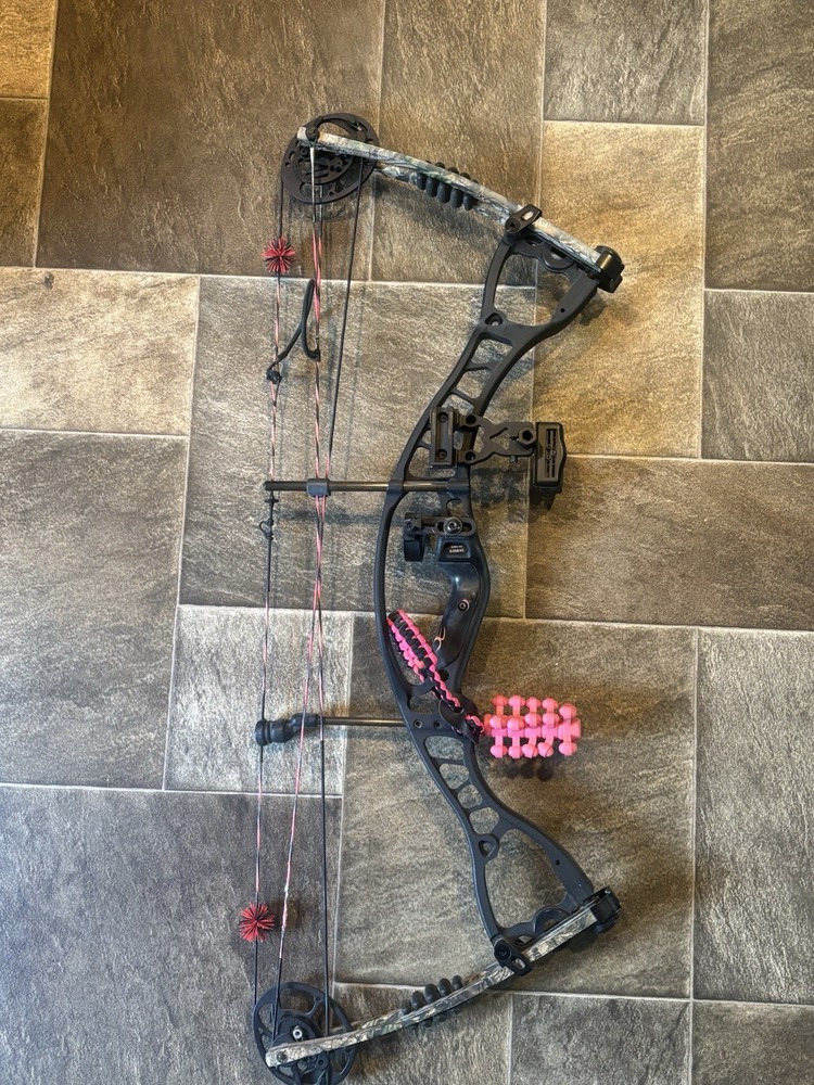 Hoyt Vixen Compound Bow Right Hand