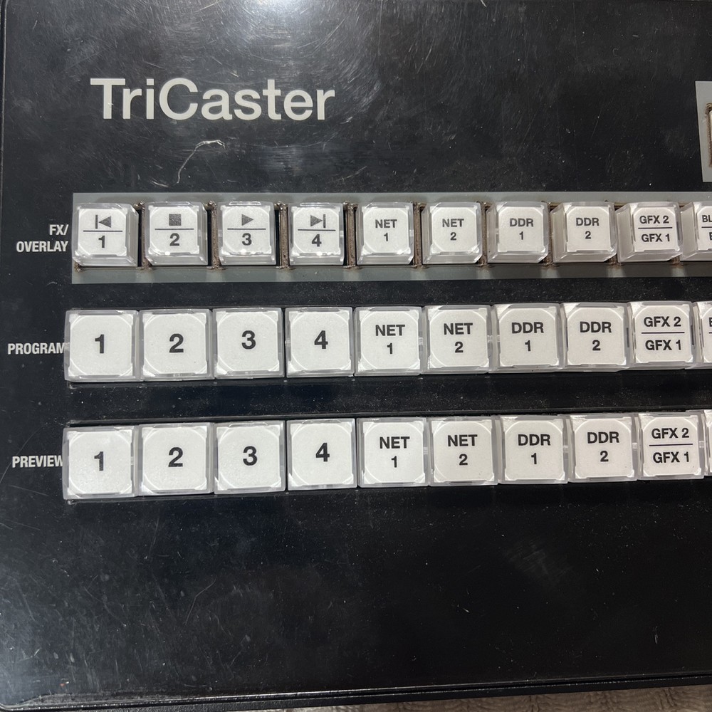NewTek TriCaster Mini HD-4 Multimedia Production Studio Switcher Combo