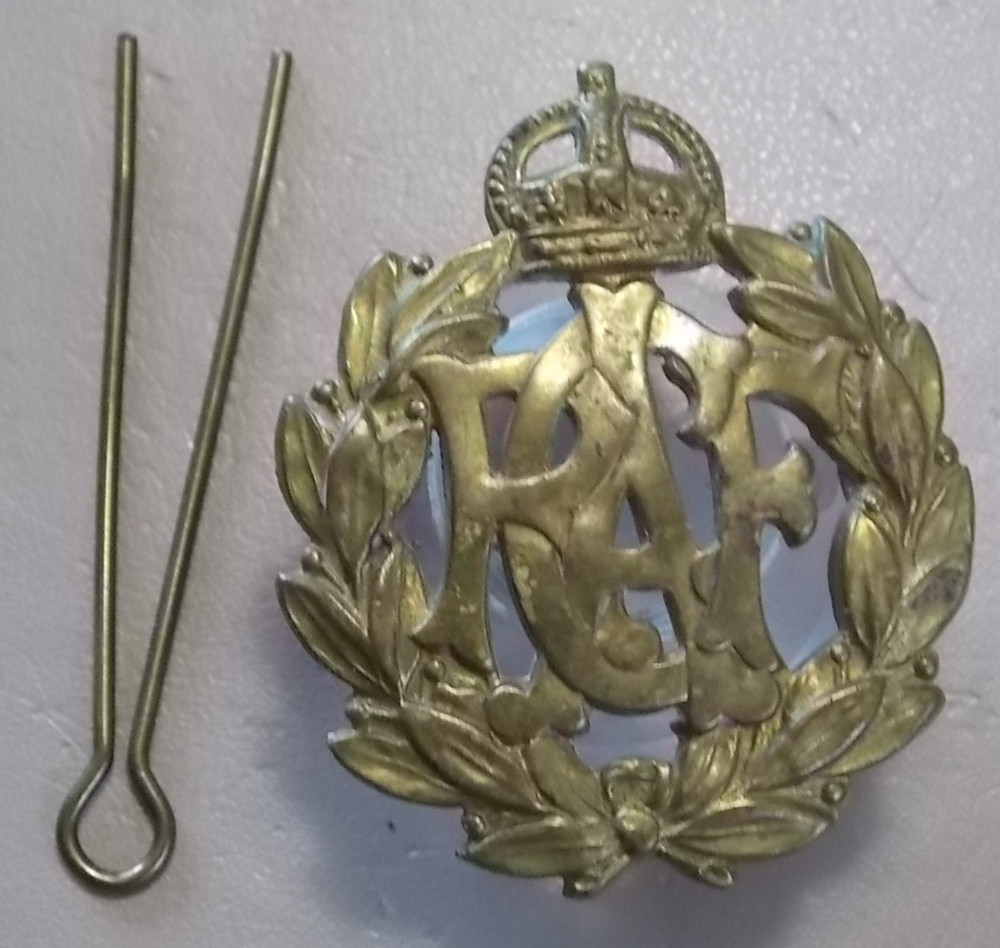 First Issue RCAF Cap Badge 1924 - Roden Bros.