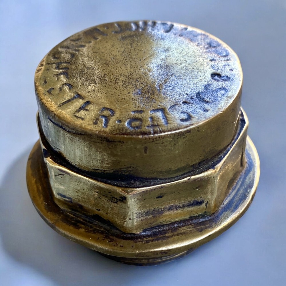 John Morris and Sons LTD Manchester Threaded Hubcap Fire Engine External Thread