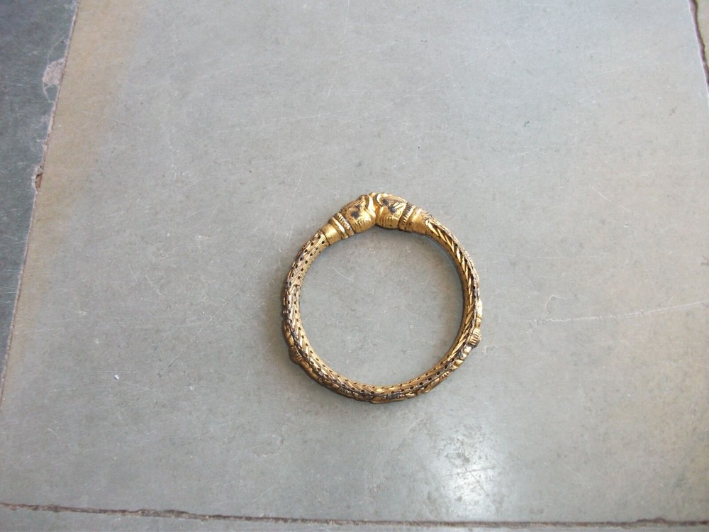 4 Pc Vintage Fine Metal Handcrafted Solid Crafted Bracelets /Bangles