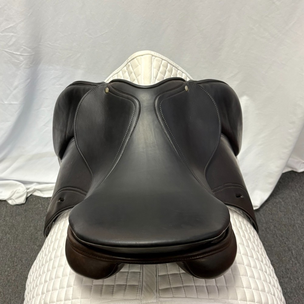 Used Schleese Eagle- Size 18" Jump Saddle Brown
