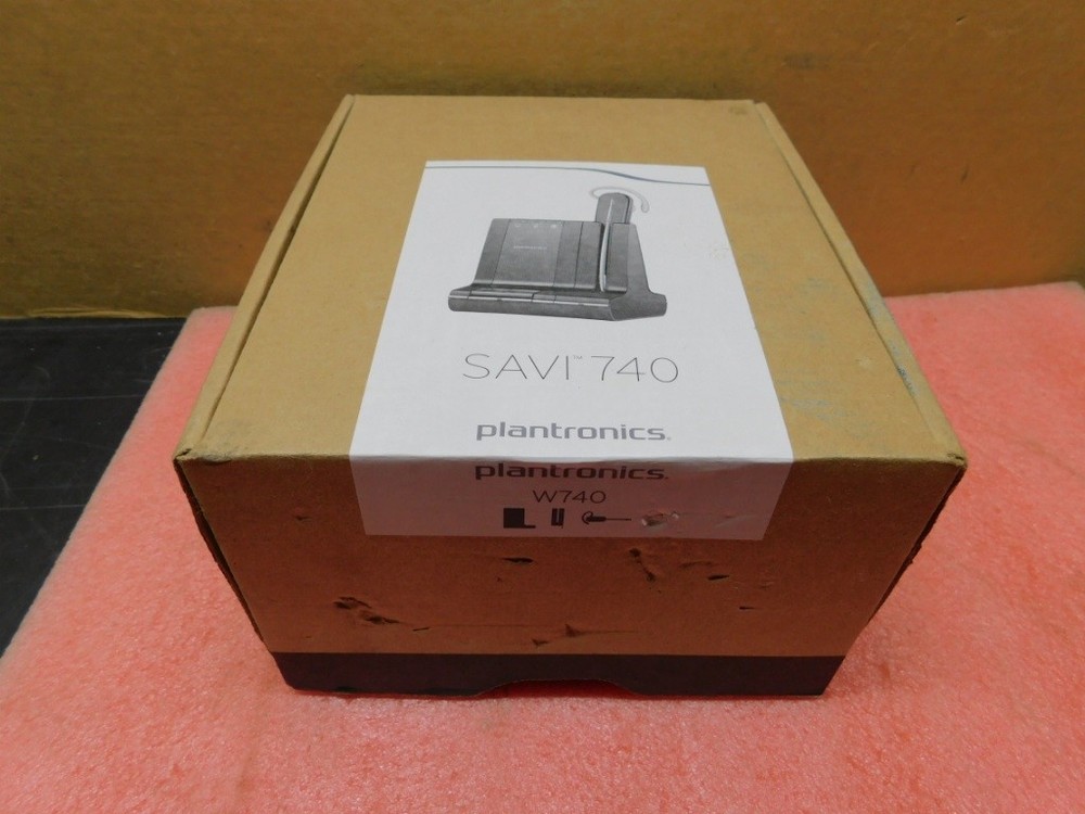 PLANTRONICS SAVI W740 Wireless Earhook Headset -- In Original Box