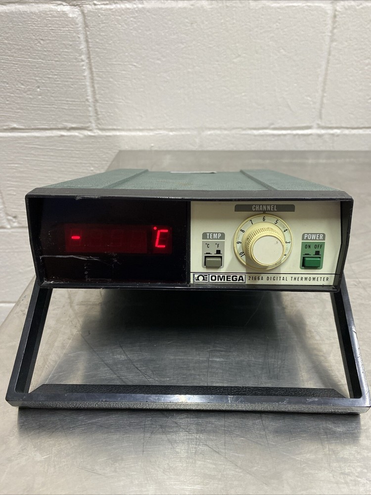 OMEGA 2166A Digital Thermometer