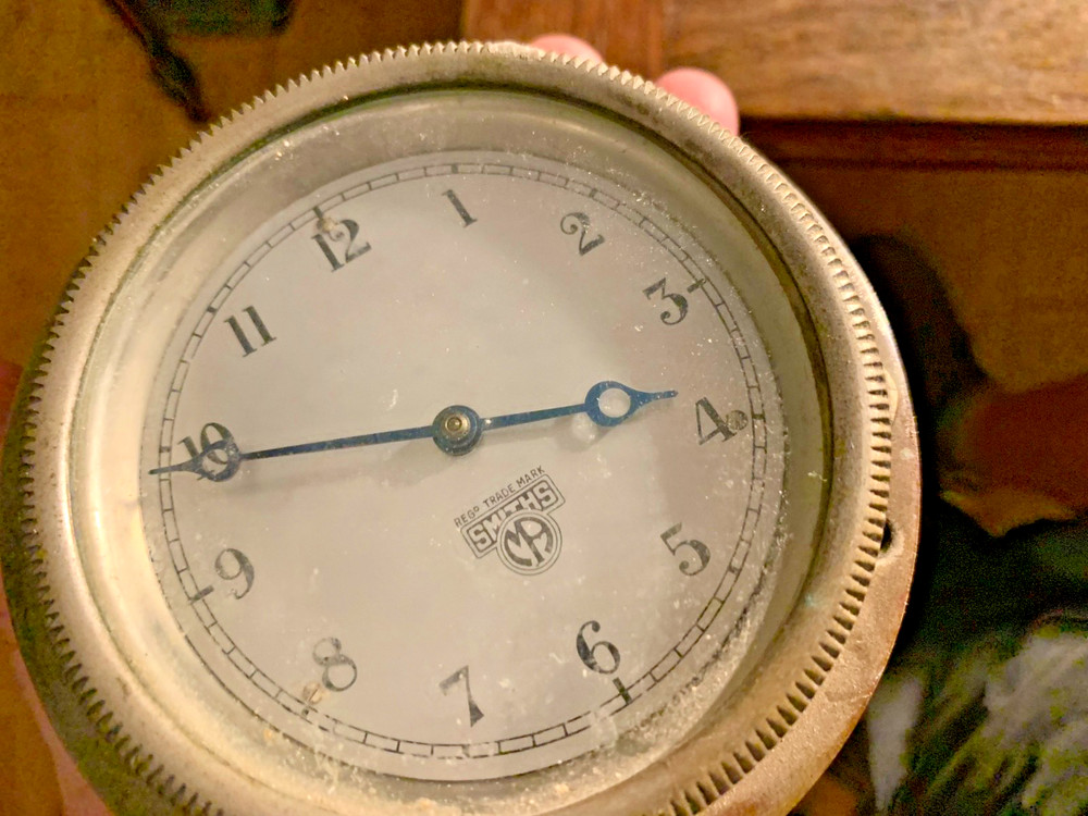 Vintage smiths MA car panel clock WORKING FINE