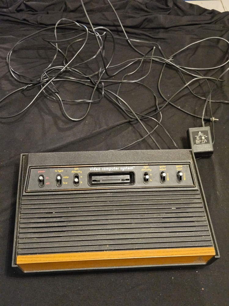 Atari 2600 Video Computer System CX-2600 6-Switch Woodgrain Console VCSOriginal