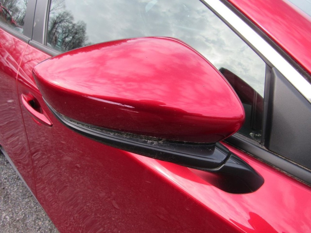 3 2022 Glove Box 1026889