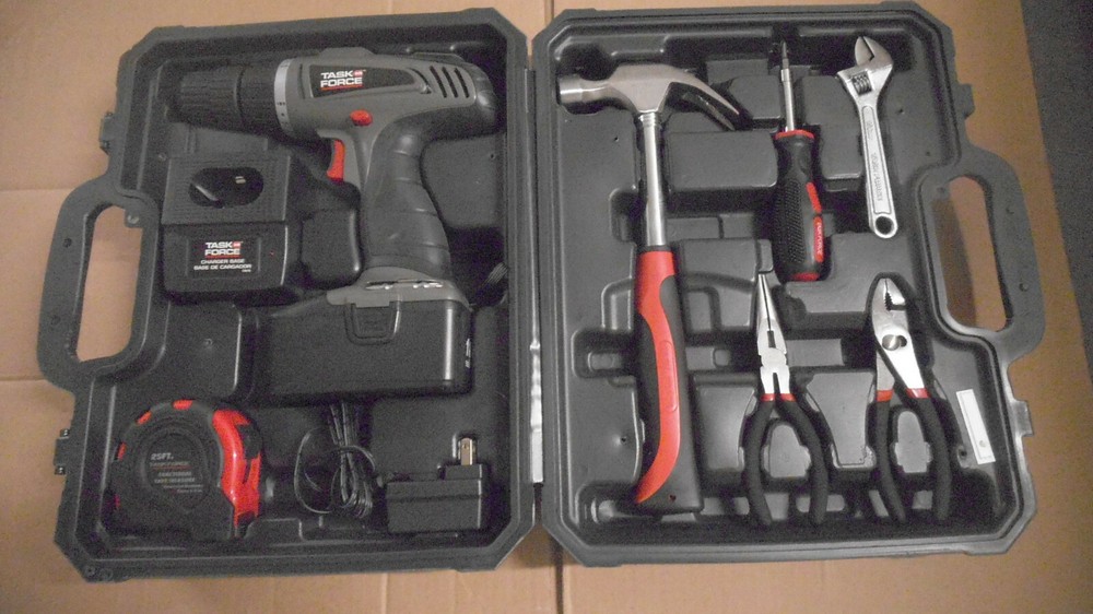 Task Force 18 volt drill, 3/8" chuck, with battery, hand tools, charger, case