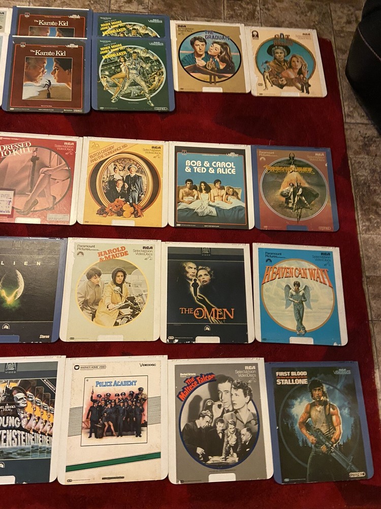 RCA Selectavision VideoDisc Player SFT W 100 System Powers On Untested + 45 DISC