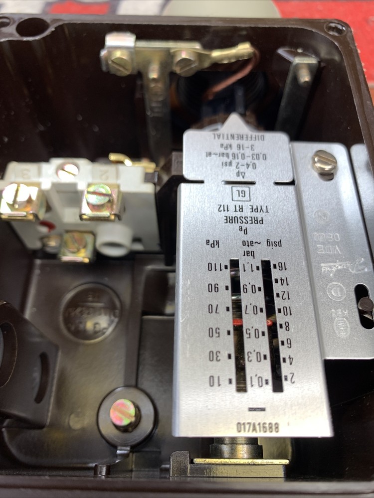 Danfoss Differential Pressure Switch RT 112 Rt112 17-5191