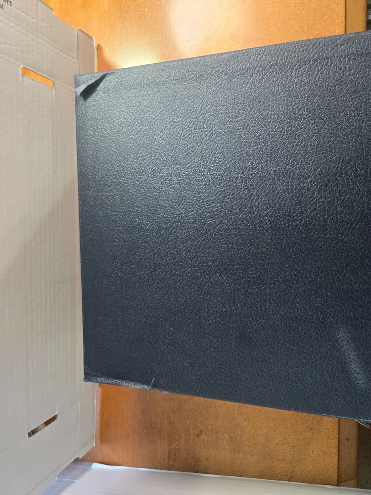 Curve Spine Minkus Master Global 4" Binder and Slipcase - No Pages -