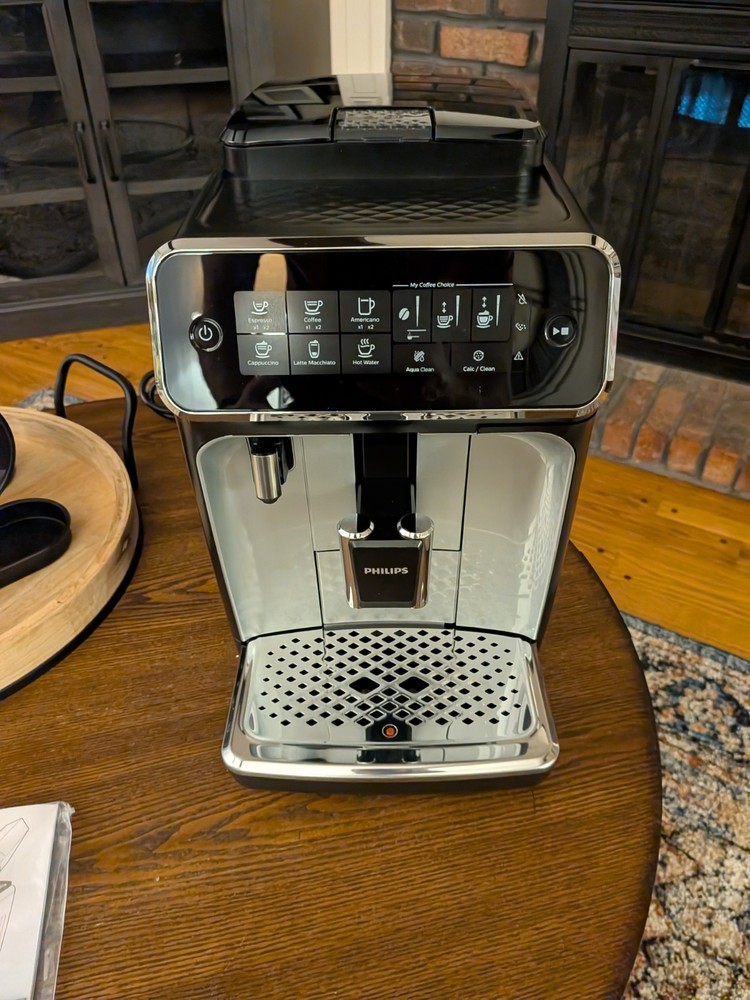 Philips 3200 Series LatteGo Automatic Espresso Machine - Black