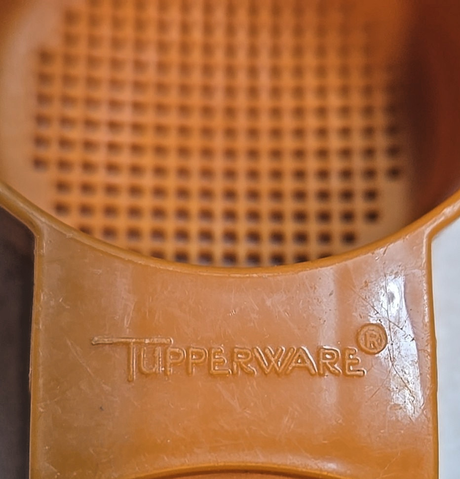 Vintage Tupperware Mini Sifter/Tea Strainer; 879-6; Orange