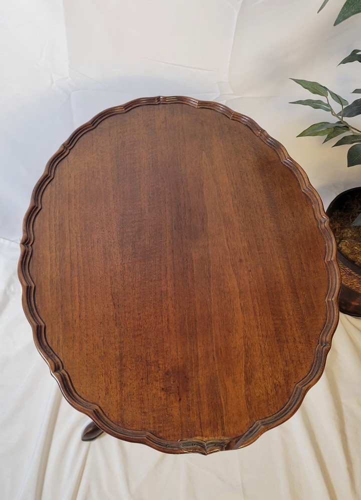 Antique Pie Crust Tilt Top Table Cherry / Mahogany Side Table