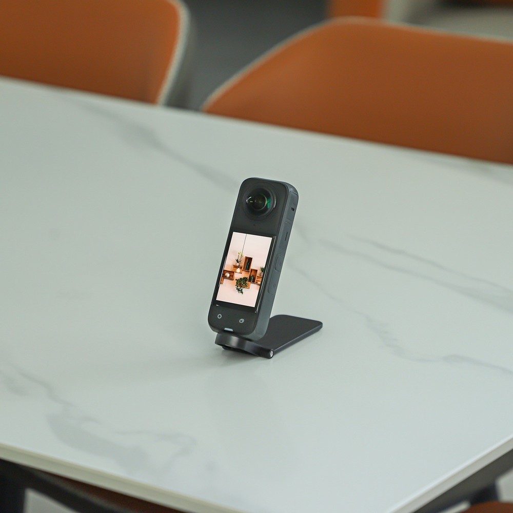 Black Angle Adjustable Magnetic Mount Base Bracket For Insta360 X4 Camera