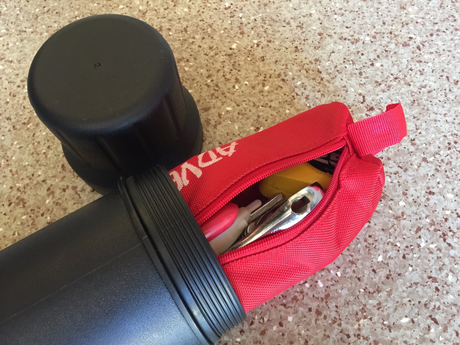 Tool Bag YAMAHA XT 500 600 660 750 1200 XTZ ZE Tenere tool bag Red 29-038