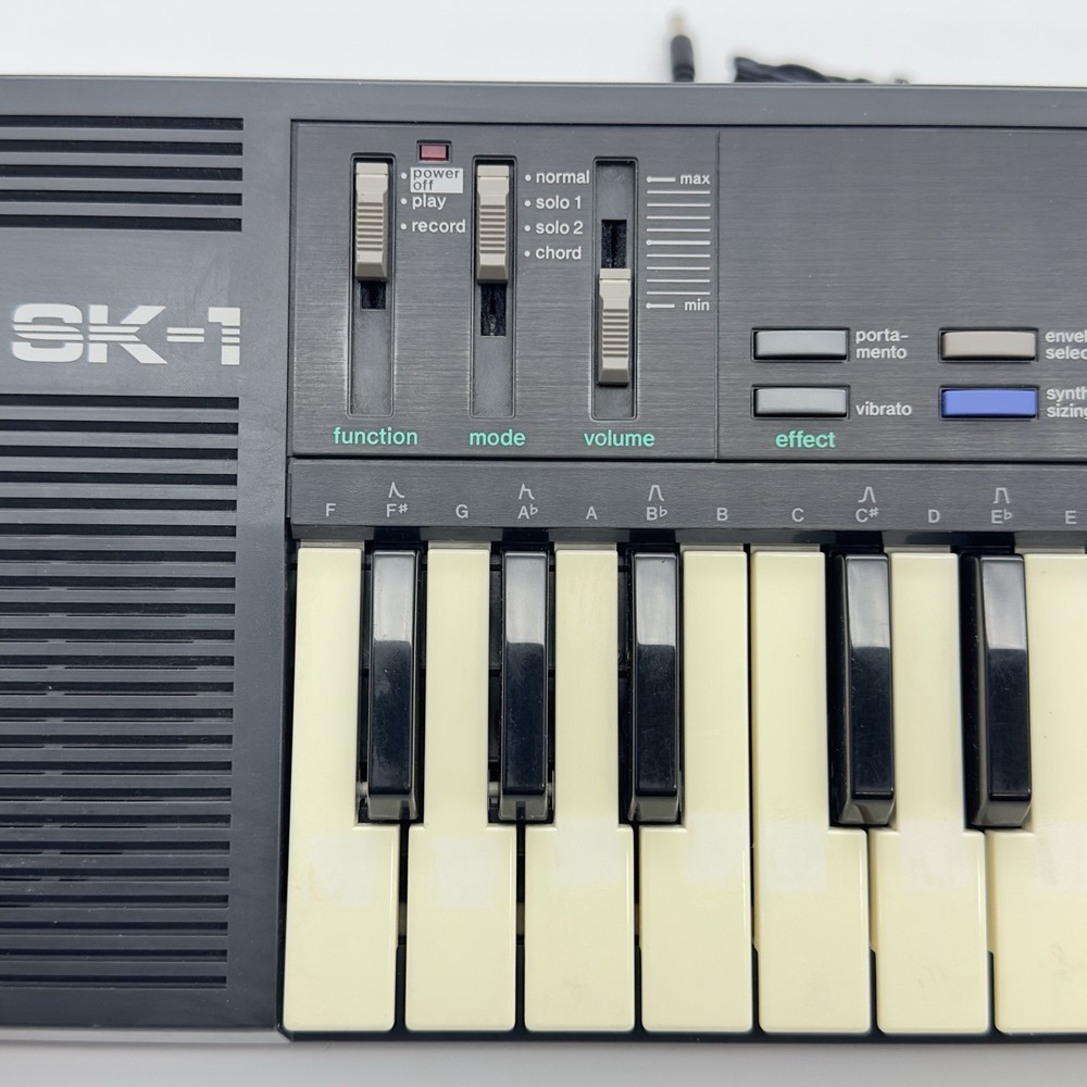 Casio SK-1 Sampling Electronic Keyboard Synthesizer 32 Key TESTED READ BELOW!