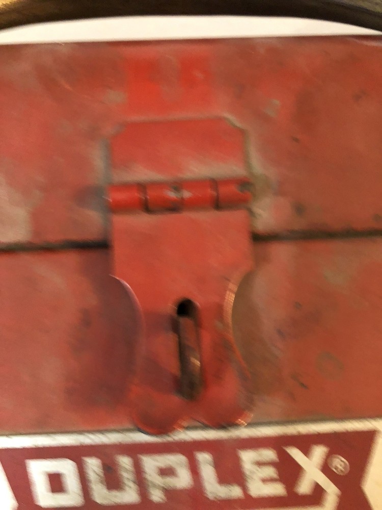 VINTAGE DUPLEX CANTILEVERED TOOL BOX RED MODEL 1018