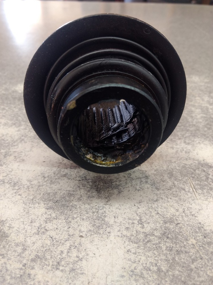 5720C3776 PTO YOKE
