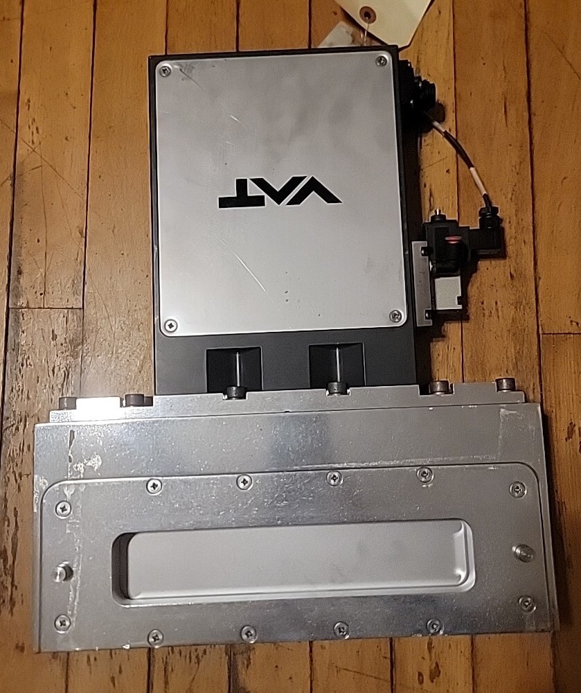 VAT RECTANGULAR SLIT VALVE MODEL 02010-AA44-0002  PNEUMATIC ACTUATED