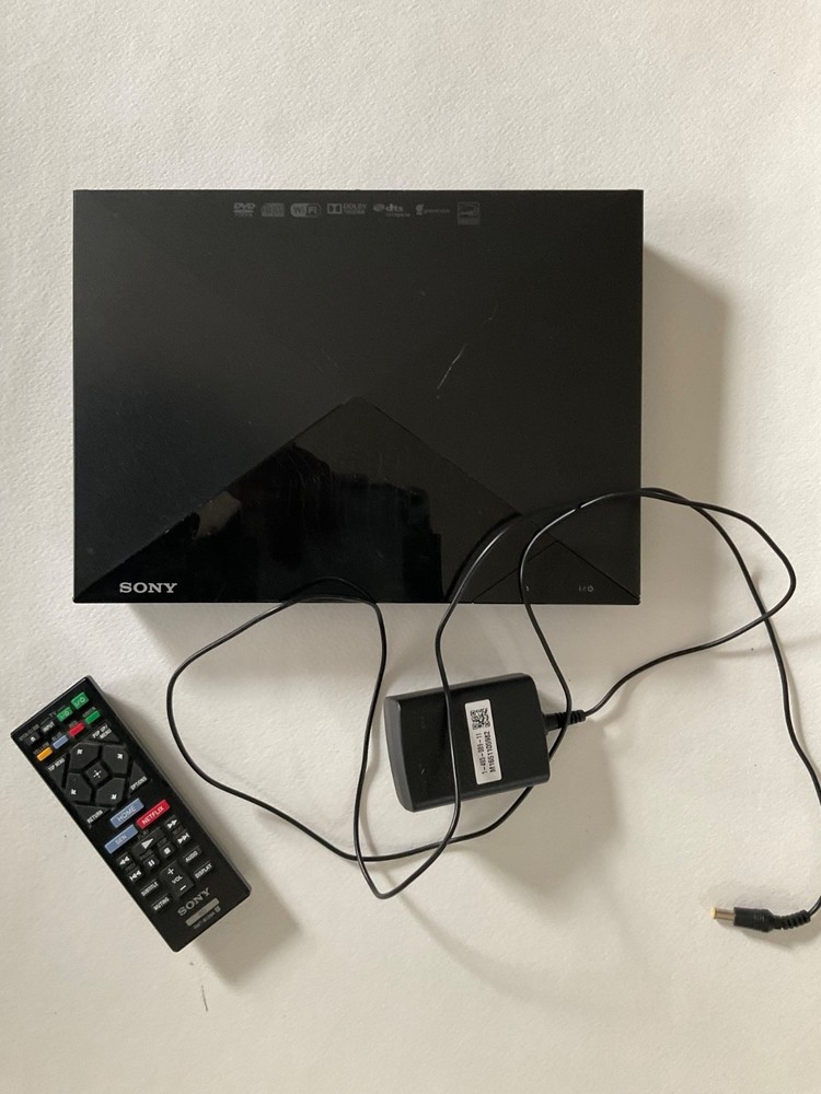 Sony BDP-S3200 Blu-Ray DVD Player & Remote, Power Plug untested