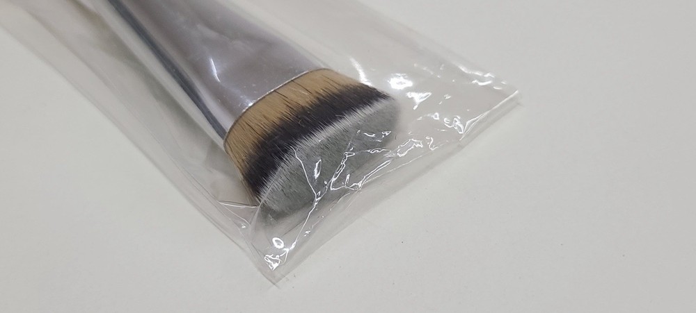 Kjaer Weis Buffer Glow Brush Flat