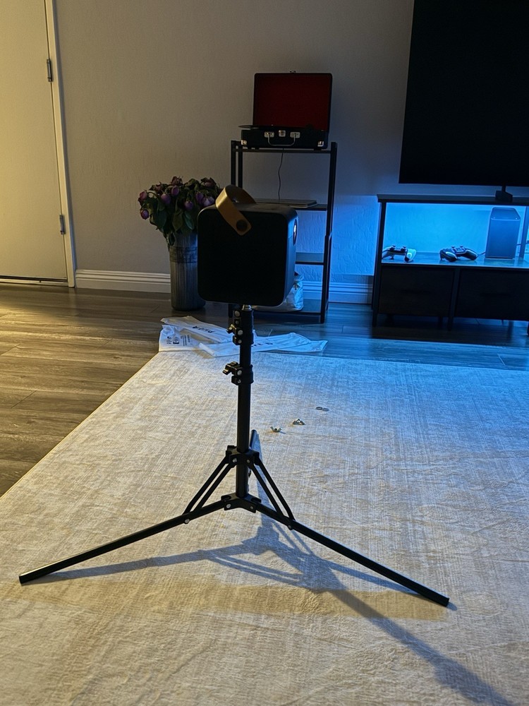 Projector (formovie Mini) + Stand + 120” Screen Bundle