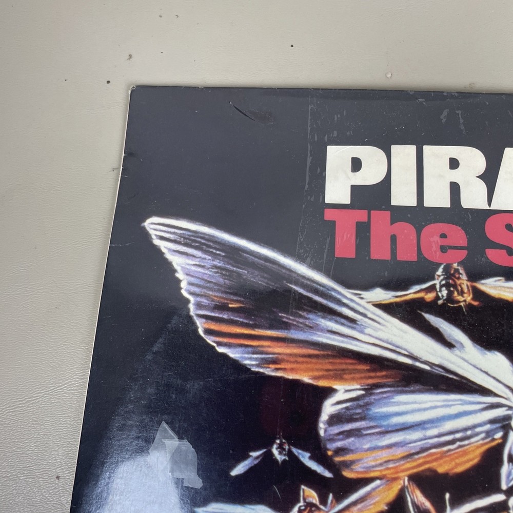 PIRANHA II: THE SPAWNING Laserdisc LD PART TWO 2