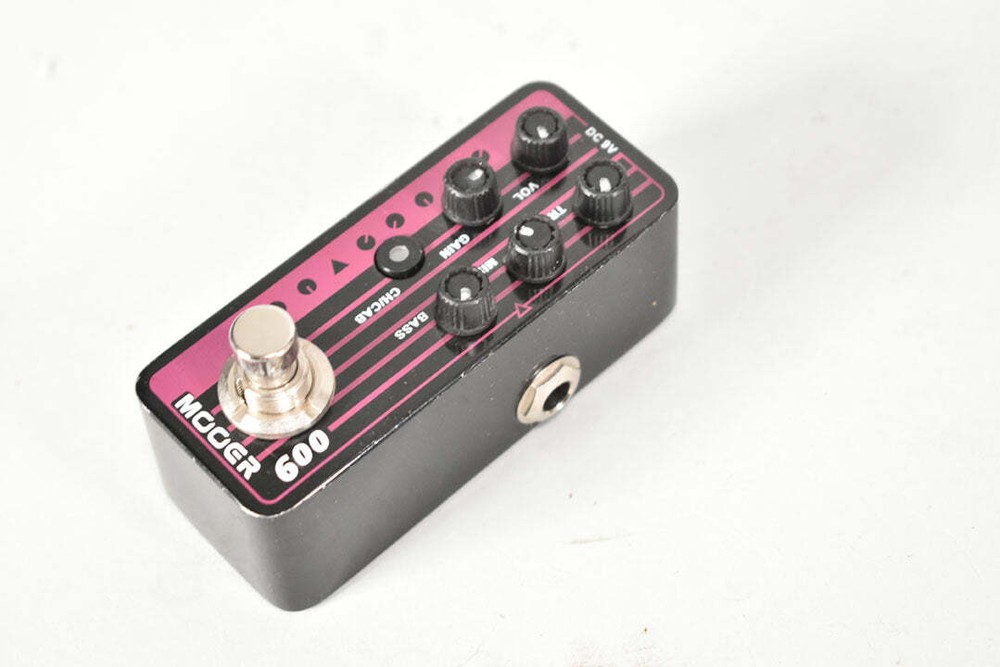 Mooer 009 Blacknight Micro Preamp Pedal