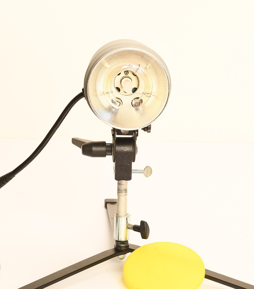 DYNALIGHT 2040 2000 Watt Strobe Head, 16 ' Cord. TESTED!! WORKING!!