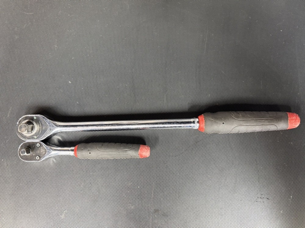 Mac Tools Axis 1/4" & 3/8” Ratchet Set