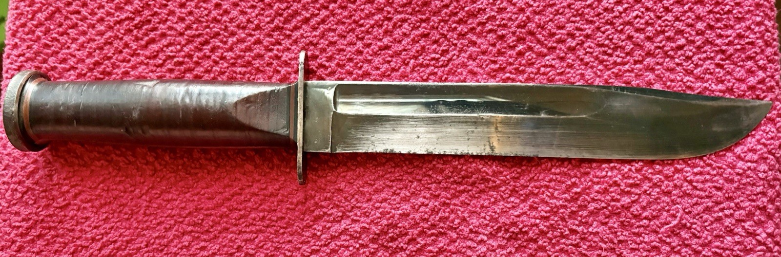 WWII WESTERN G46-8 FIGHTING KNIFE BLUED BLADE WITH CORRECT WWII LEATHER SHEATH