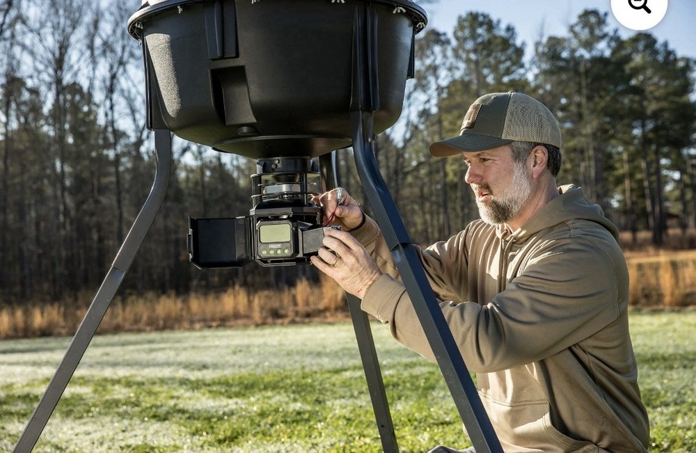 Moultrie Pro Hunter III Deer Feeder Kit Quicklock Adapter Bluetooth Connect