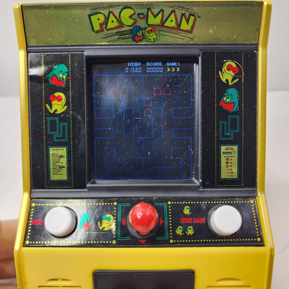 Pac-Man - Handheld Retro Mini Arcade - 2020 Bandai Namco - Basic Fun Inc #09530