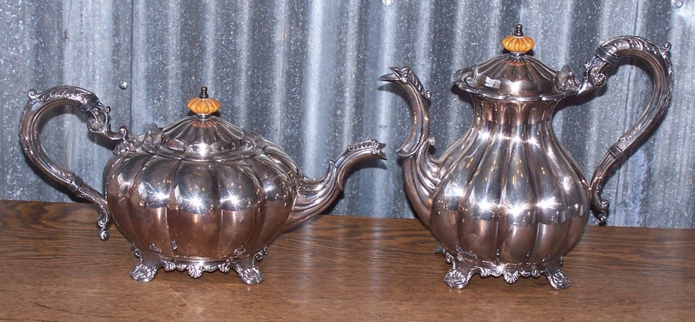 Vintage Melon Pattern Silverplate Coffee & Tea Service w Melon Bakelite Finials