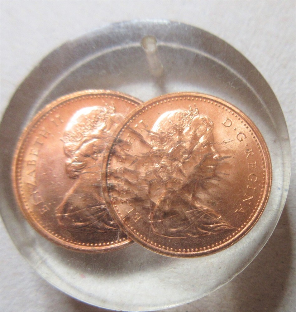 1971 Canada Two Small Cent Coins Acrylic Display Key Ring Chain. UNC