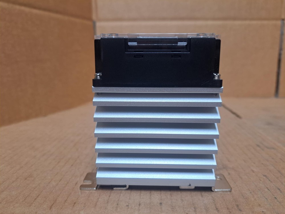 Autonics Solid State Relay Part No. SRHL1-1215