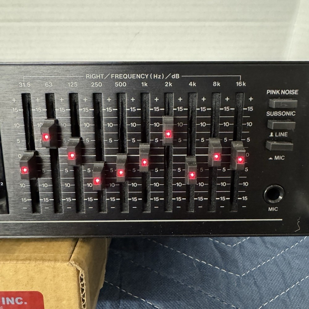 BSR EQ-3000 10-BAND STEREO FREQUENCY EQUALIZER / SPECTRUM ANALYZER - SERVICED