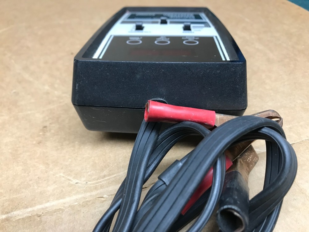 Montgomery Ward 61-82072 Microprocessor Digital Engine Systems Analyzer