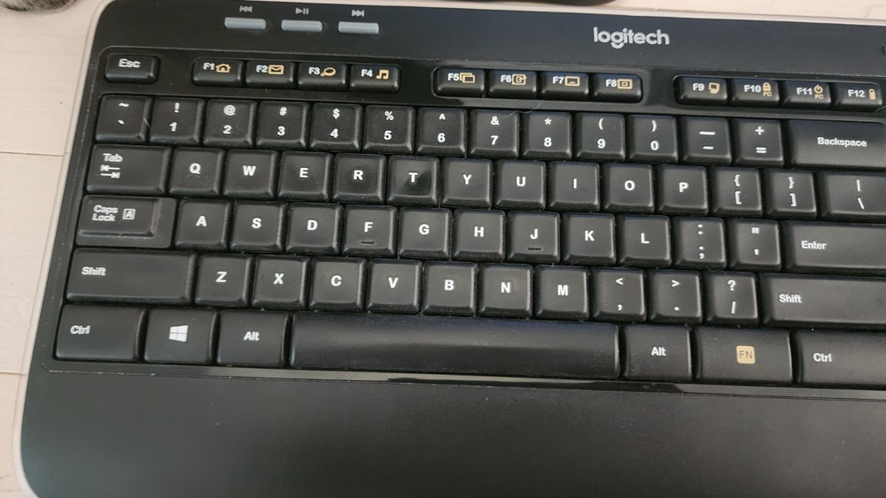 Logitech Wireless Combo MK520 Keyboard & Laser Mouse M310 EXCELLENT CONDITION