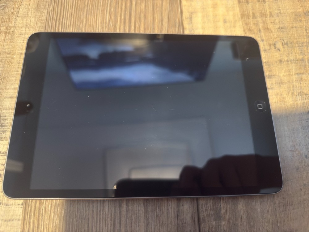 MIXED LOT ELECTRONICS - APPLE, AMAZON FIRE, ANDROID, GOOGLE, ETC AS- SHOWN BELOW