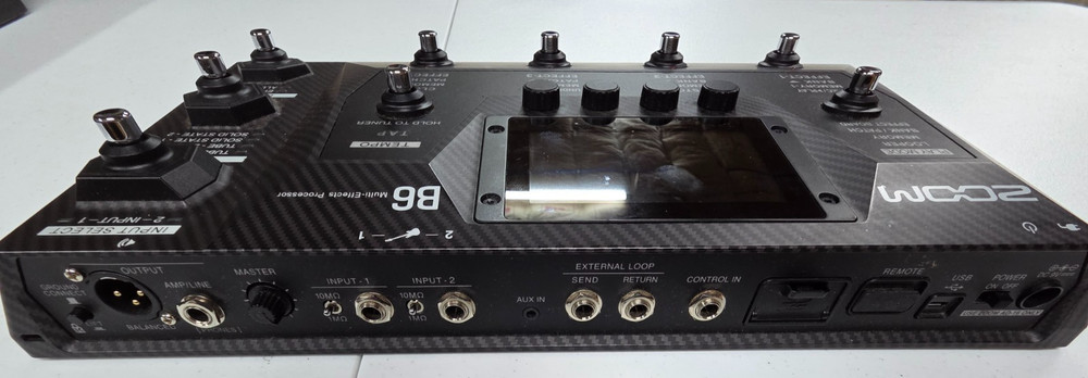 Zoom B6 Multi-Effects Processor for Bass - Original box, Power supply, manuals