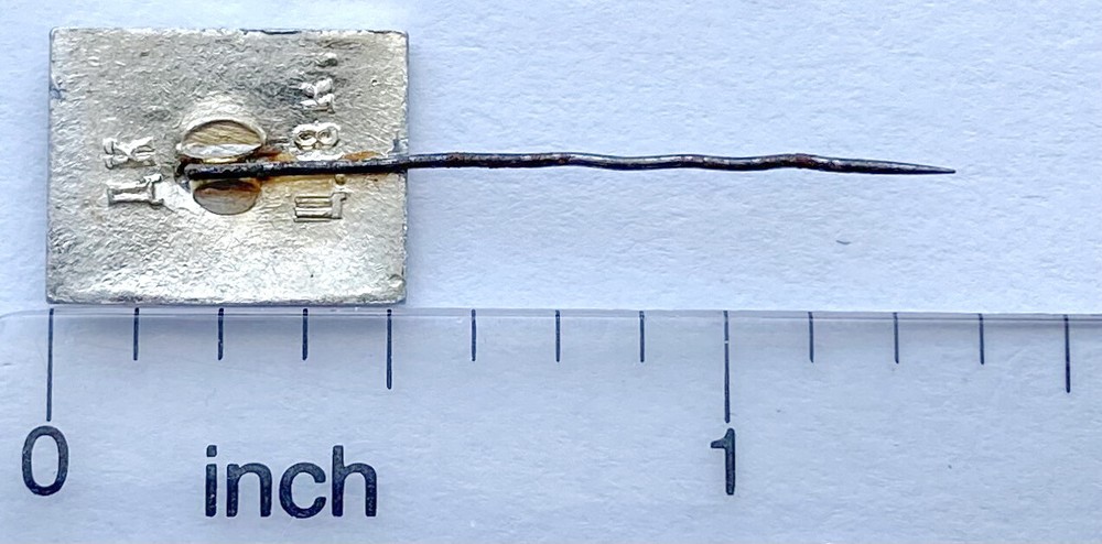 USSR SOVIET PIN BADGE. LENIN